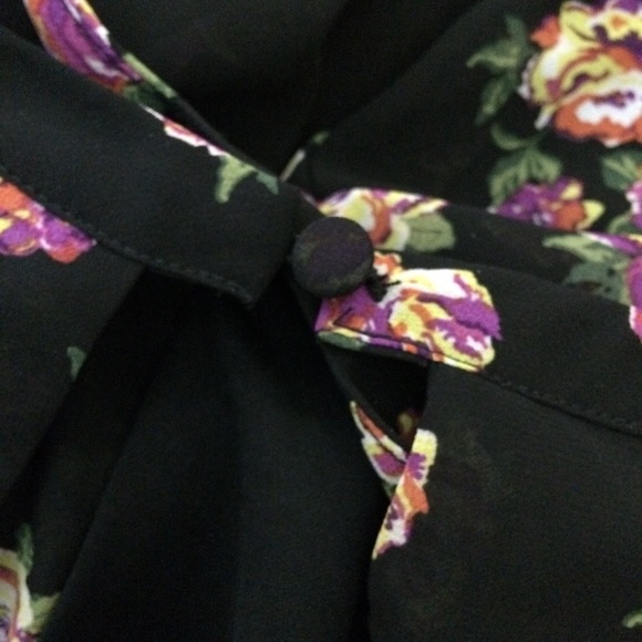 Torrid Multi-Color Floral Print Chiffon Cold Shoulder V-Neck Dress - Picture 9 of 11